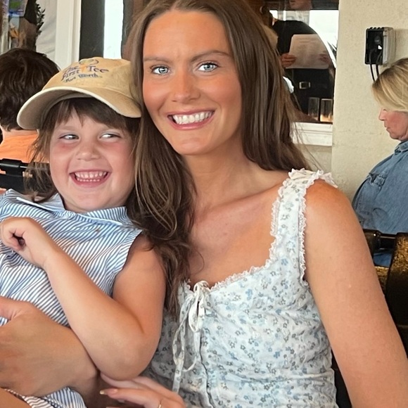 Meet your Posher, Brooke - Picture 7 of 8